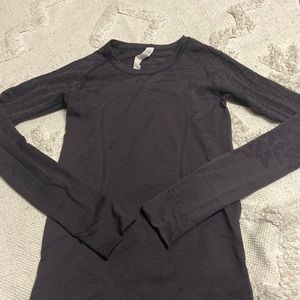 long-sleeved swiftly tech